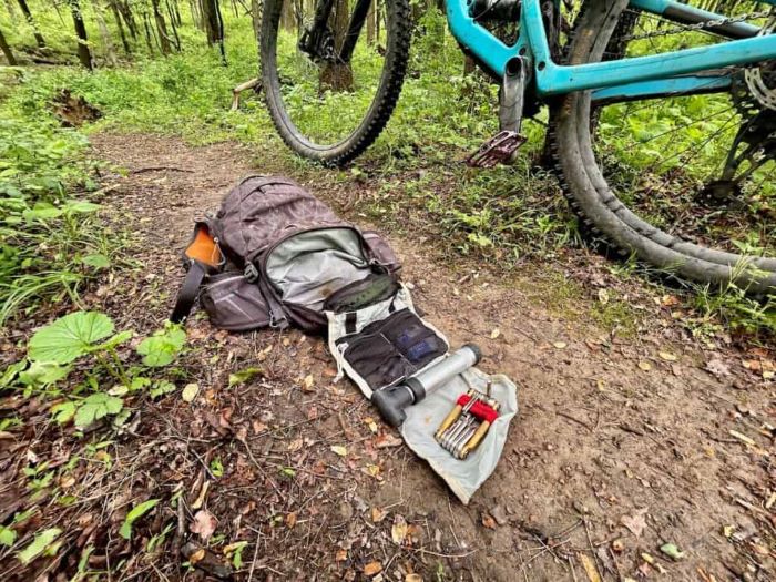 How to fill your MTB backpack